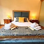 Veronica Suite